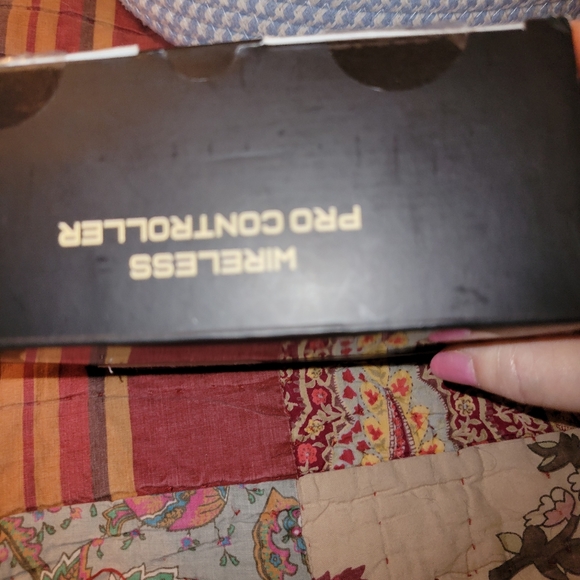 Very cool looking game controller lights up - Picture 2 of 14